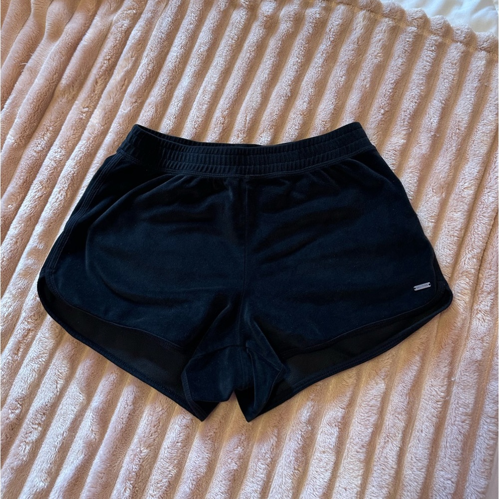 hollister velvet shorts size xs